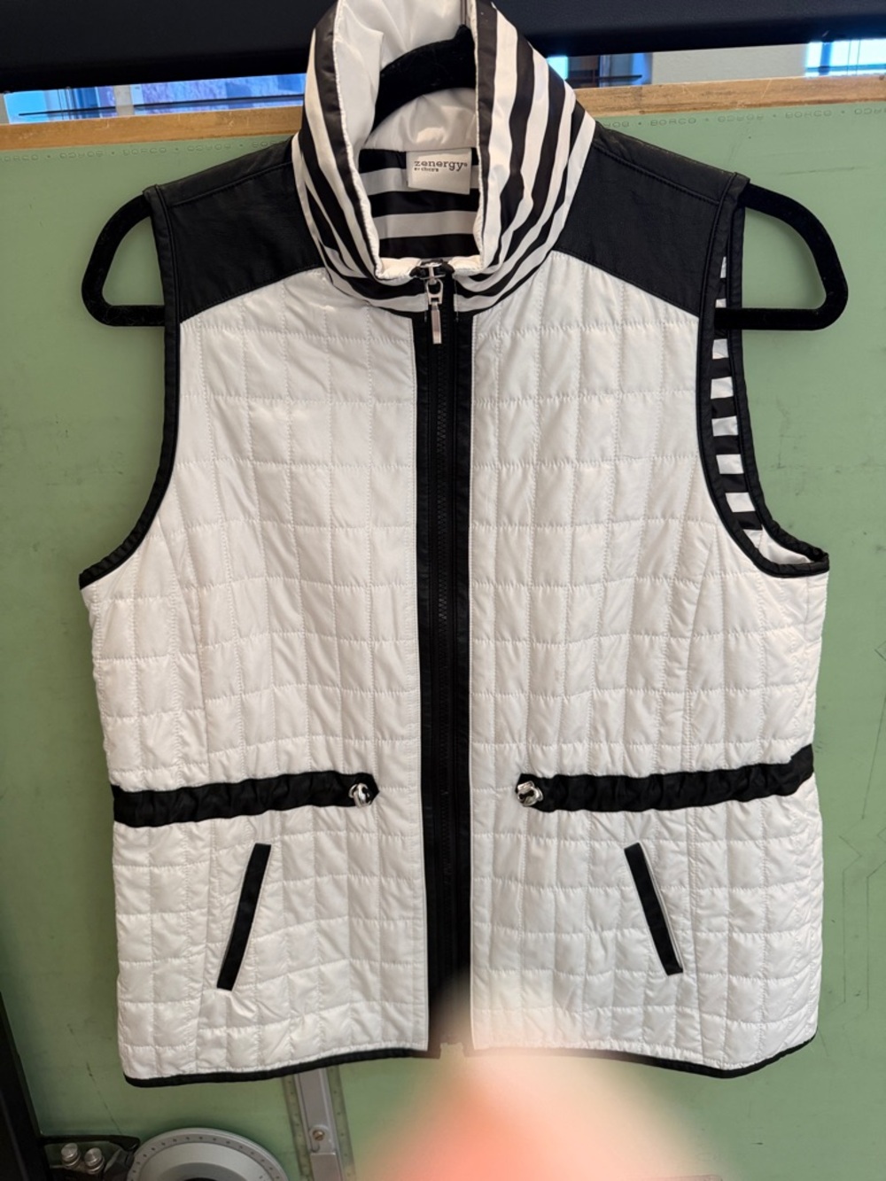 Zenergy by Chico's Women's White Quilted Zip-Front Vest with Black Trim